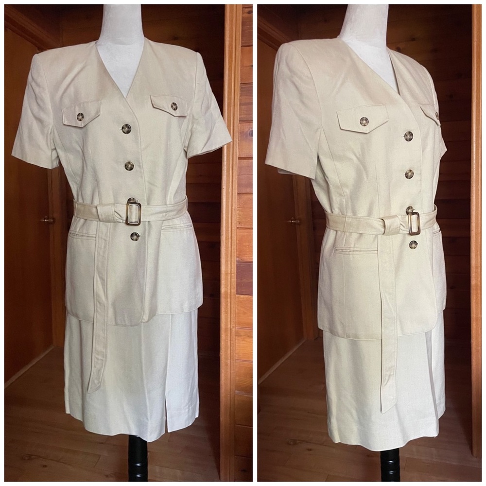 Le Suit Women's 3PC Skirt Suit Set
Blazer Skirt & Belt Career Sz 10
